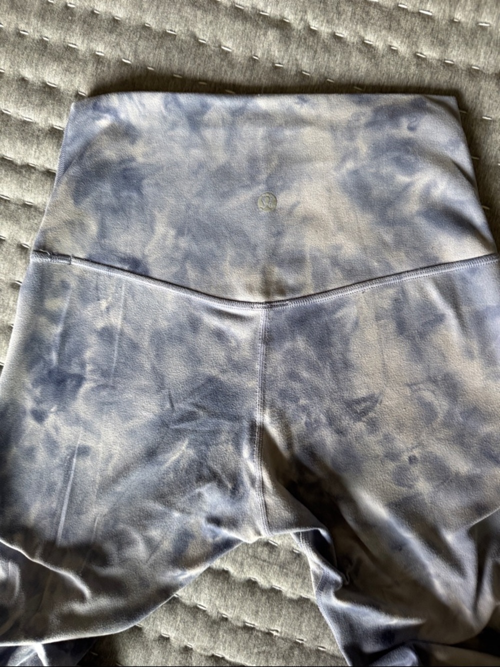 Lululemon Align Tie-Dye High-Waist Leggings in Light Gray and Navy - Picture 2 of 5